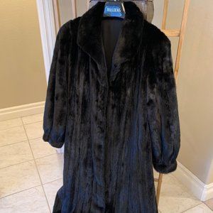 Bullock's Womens Full Length Black Mink Coat. Size XL.